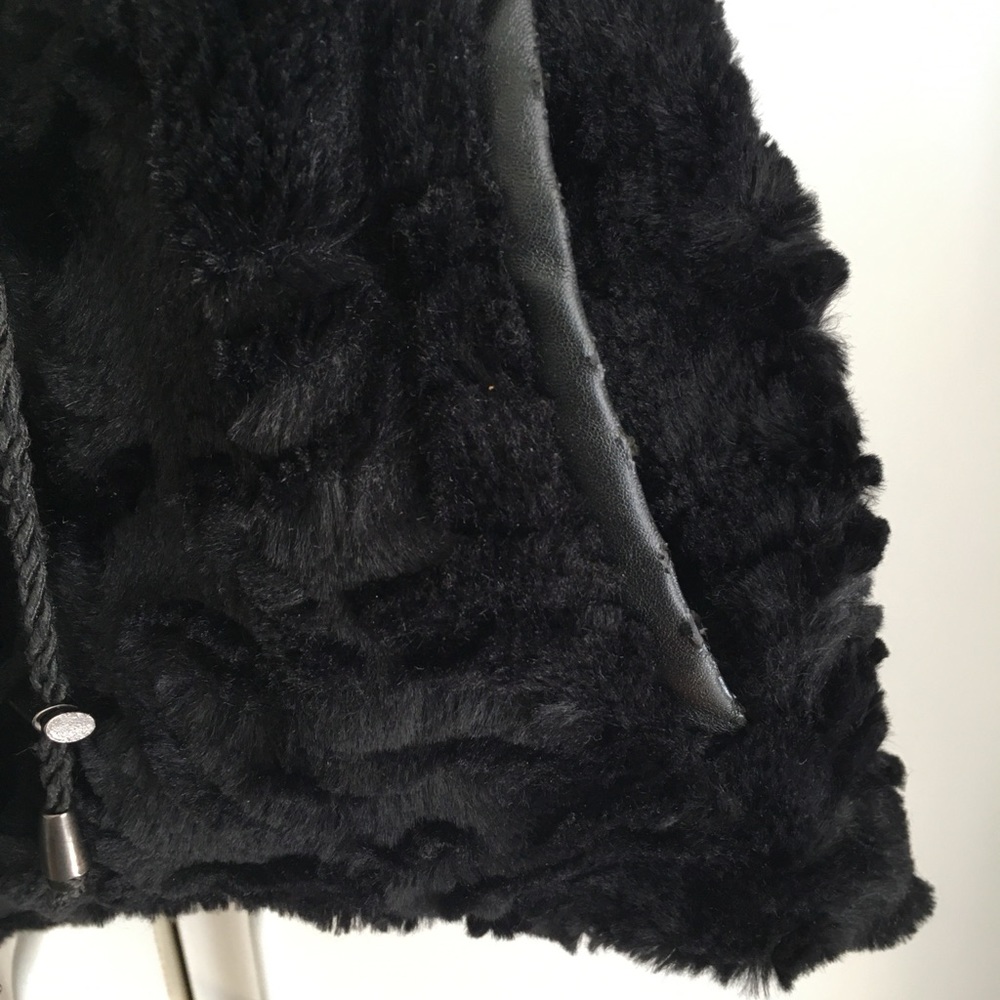 Vest - Picture 2 of 3
